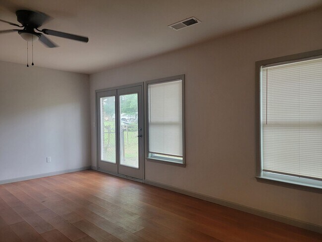 Building Photo - 5256 Eubanks Dr