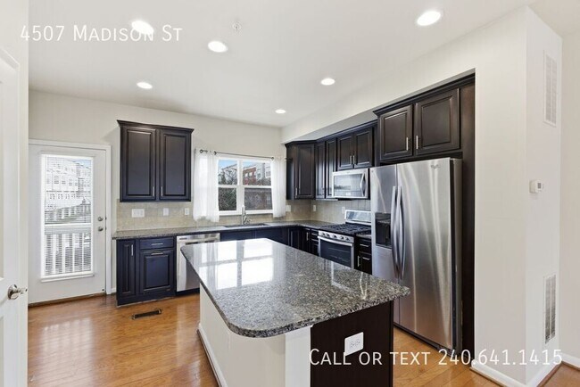 Building Photo - 4507 Madison St