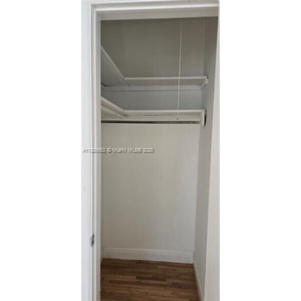 Building Photo - 3915 Ponce de Leon Blvd