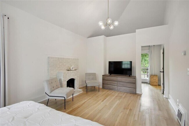 Building Photo - 1720 Flagler Ave NE