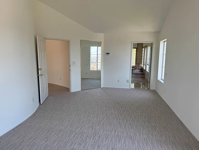 master bedroom - 1001 White Knoll Dr