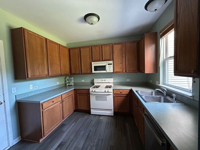 Building Photo - 2249 Sunrise Cir