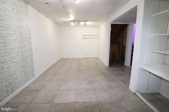 Building Photo - 138 Sharpstead Ln