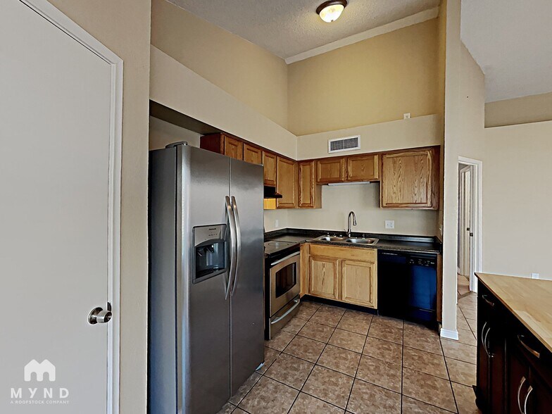 Building Photo - 3086 W Avenida Obregon