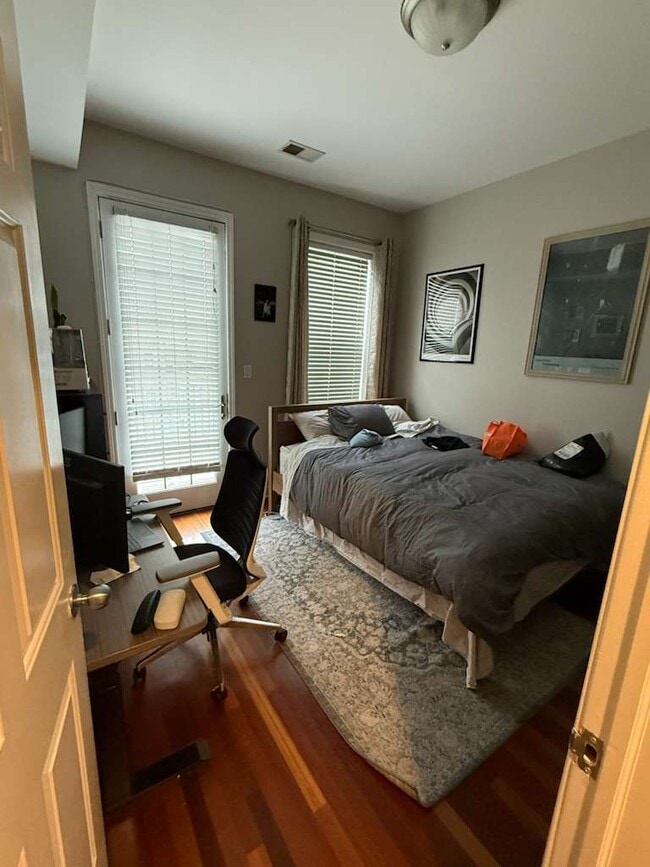 Building Photo - 2650 N Halsted St