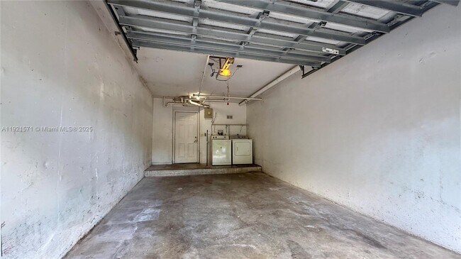 Building Photo - 4177 N Haverhill Rd