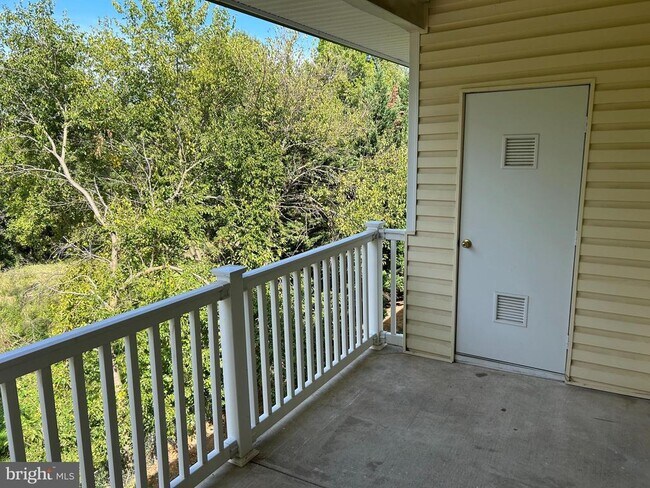 Building Photo - 660 Gateway Dr SE