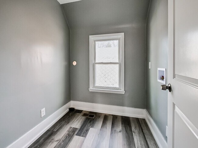 Building Photo - 11-13 MOHAWK RD