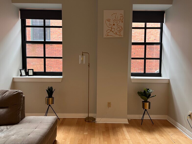 Building Photo - 237 Granby St