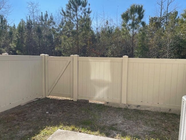 Building Photo - Townhome in Midway Park - Boyington Place!