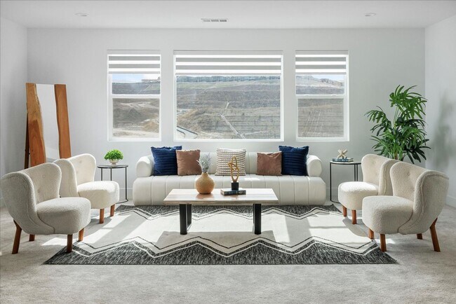Building Photo - Model-Perfect 5 Bedroom Home in Valencia!