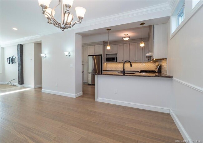 Building Photo - 107 Black Rock Tpke