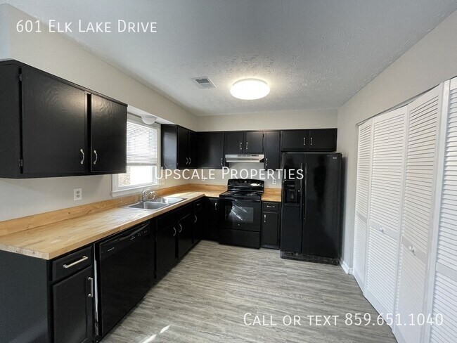 Building Photo - 601 Elk Lake Dr