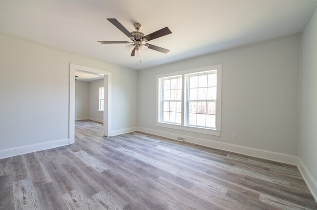 Building Photo - 1437 Briarcliff Dr