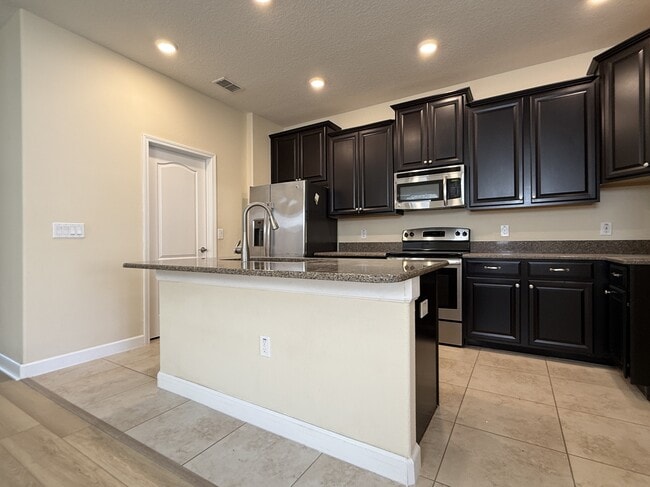 Building Photo - 7505 Fairgrove Ave