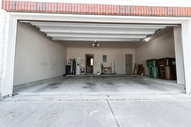 Building Photo - 1509 Greenside Dr