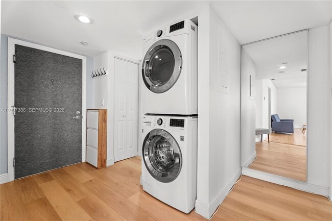 Building Photo - 770 Claughton Island Dr