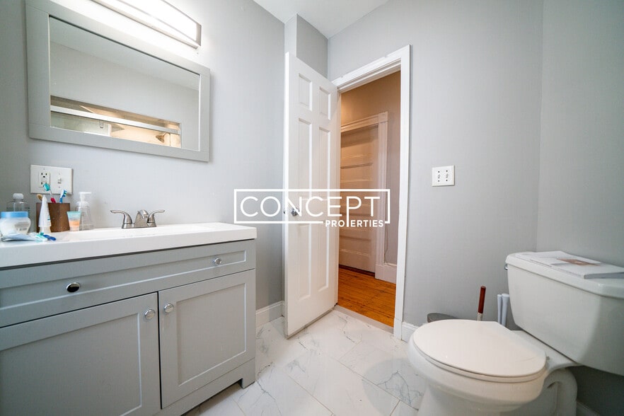 Building Photo - 63 Hillside St