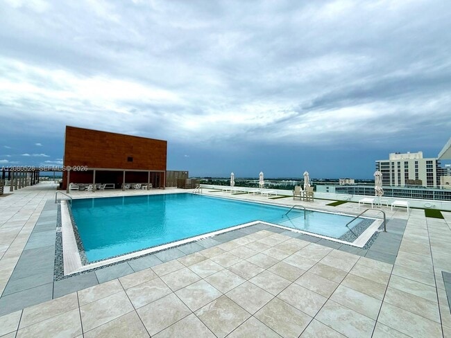 Building Photo - 4020 Galt Ocean Dr