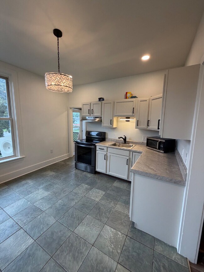 Building Photo - "Charming 3-Bedroom Retreat with 1.5 Baths on Main St in Lykens, PA!"