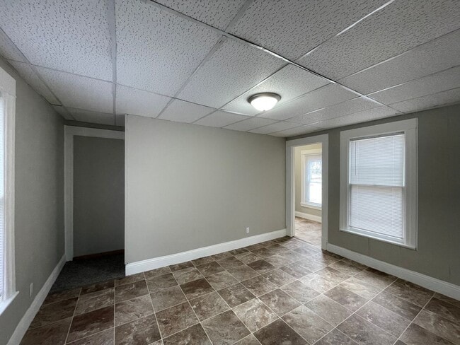 Building Photo - Renovated 3-Bedroom 1-Bathroom Home