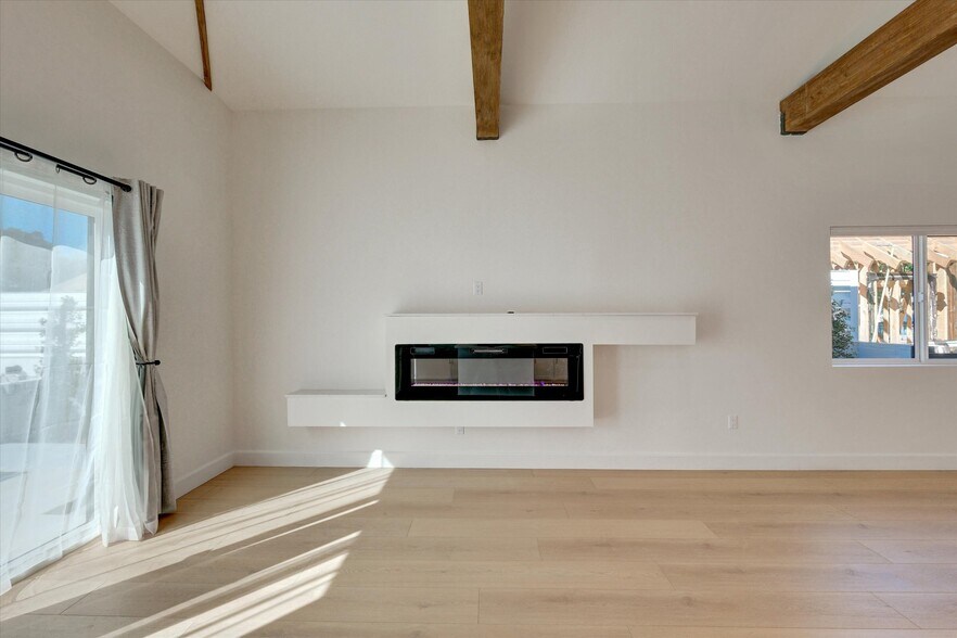 Building Photo - 5348 Thornburn St