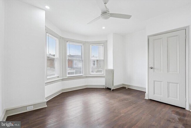 Building Photo - 5551 Addison St