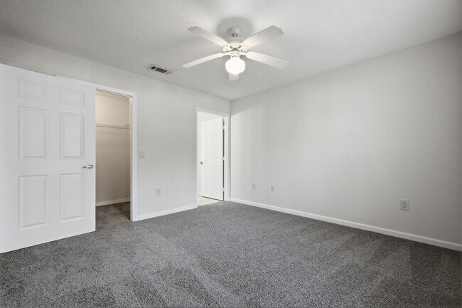 Building Photo - 4270 Calinda Ln