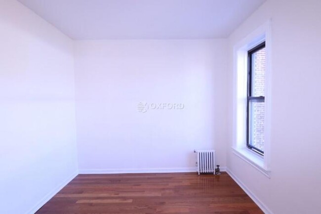 Building Photo - 1 bedroom in Queens NY 11354