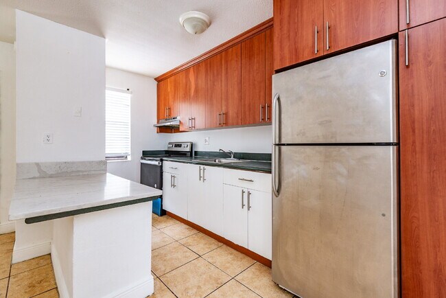 Building Photo - Charming 1-Bedroom Apartment in the Heart ...