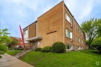 Building Photo - 1936 Ford Parkway