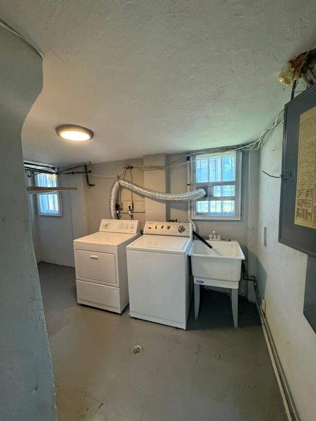 Building Photo - 6030 8th St NW