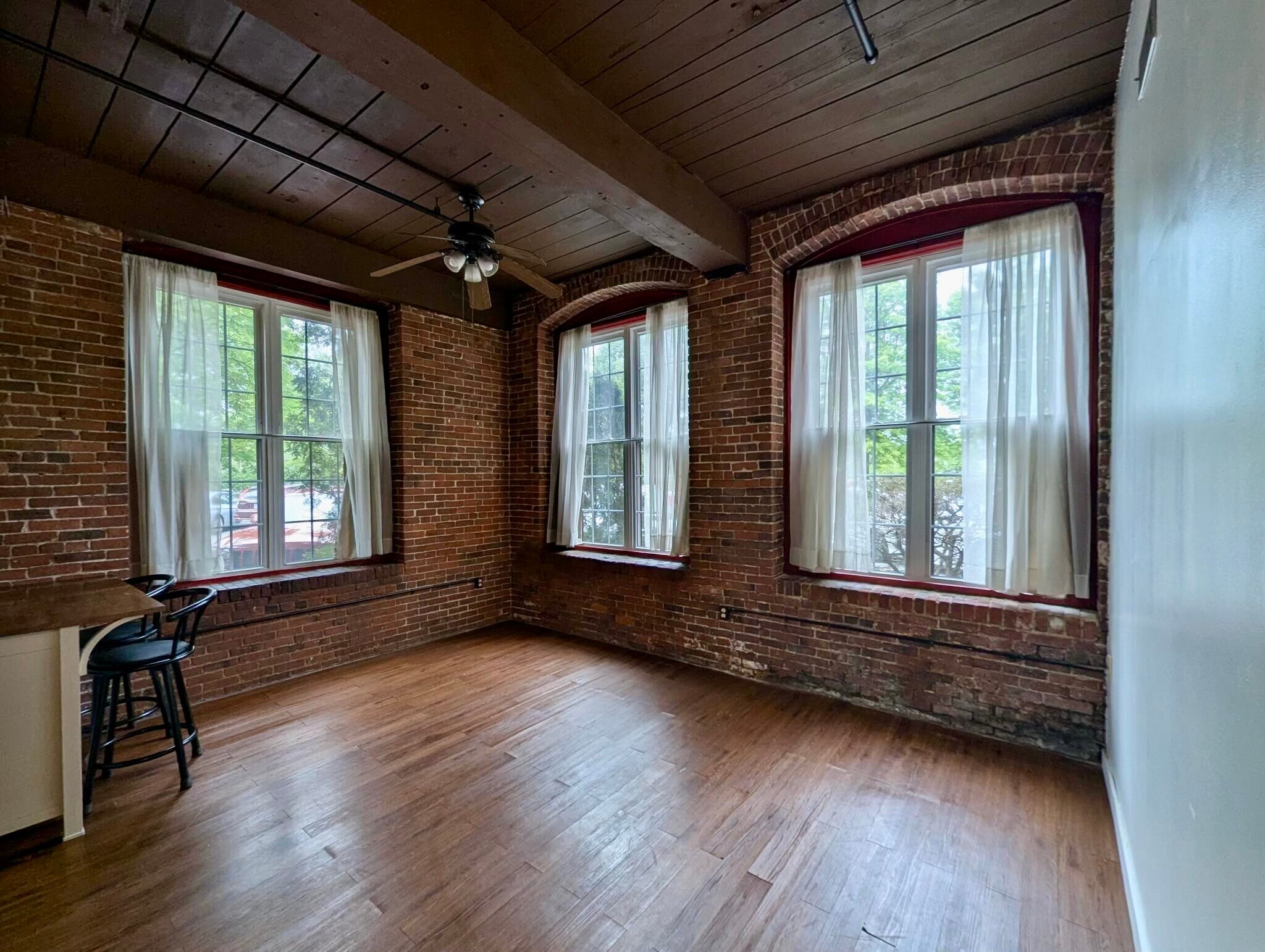 Building Photo - 470 Silver St