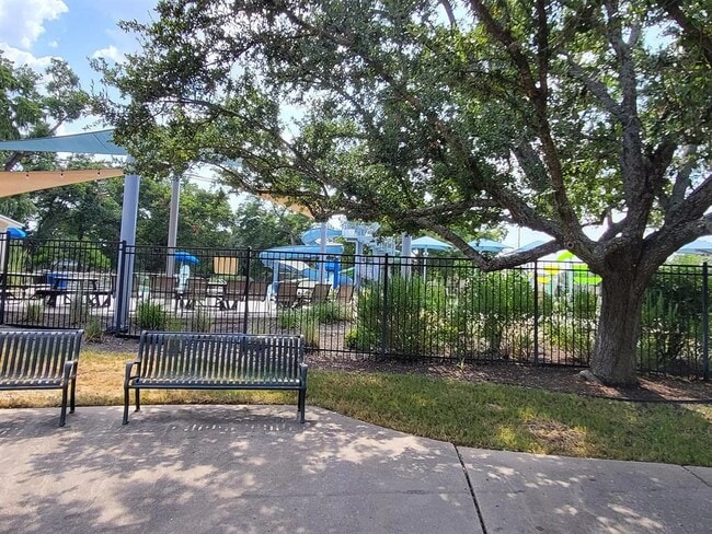 Building Photo - 2501 Autrey Dr