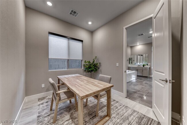 Building Photo - 375 Portus Delphini Ct