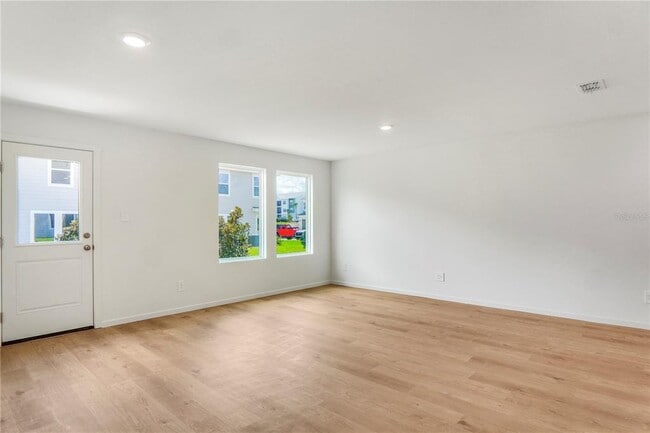 Building Photo - 1566 Plank Pl