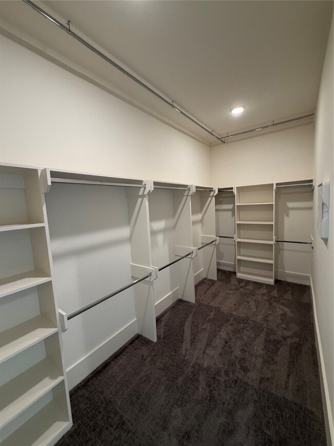 Building Photo - 879 Rachel St