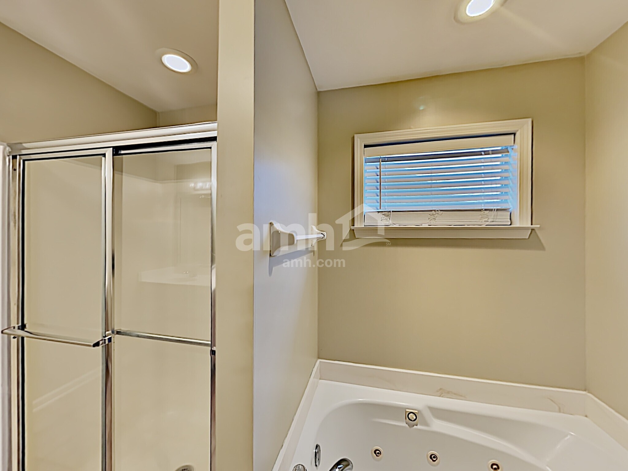 Building Photo - 1123 Tara Dr