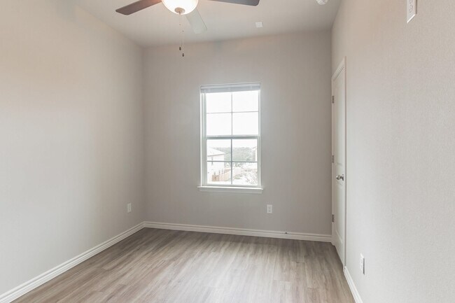 Building Photo - 125 Peruna Dr
