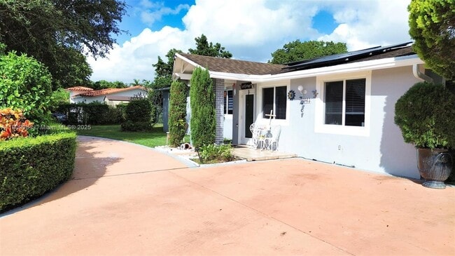 Building Photo - 10965 SW 116th St