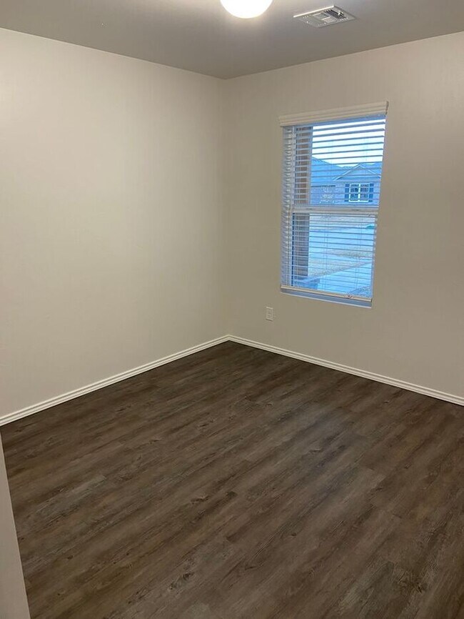Building Photo - Available Now | Charming 3-Bedroom, 2-Bath Home in Tuttle