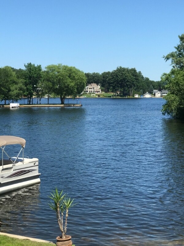 Building Photo - 243 Shore Dr