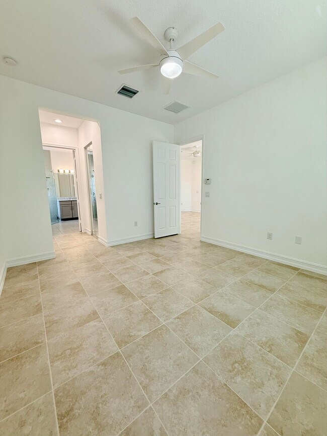 Building Photo - 14572 White Jade Terrace