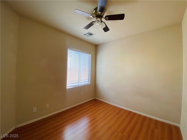 Building Photo - 3646 Surfboard Ct