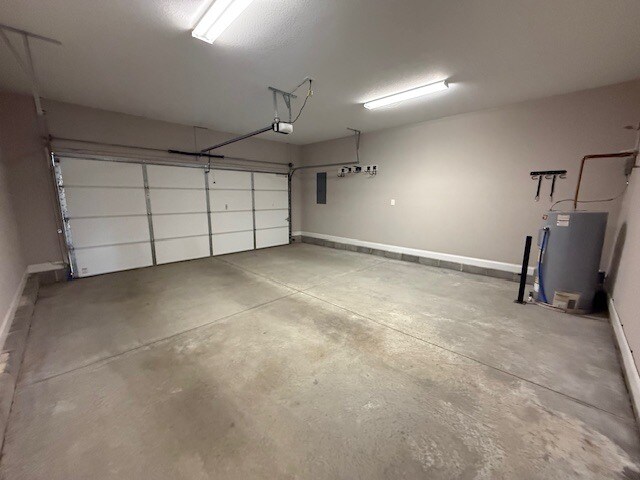 Building Photo - 2604 Farmhouse Dr