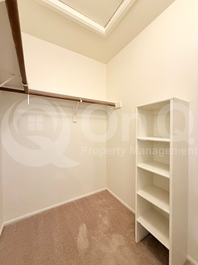 Building Photo - 1717 E Union Hills Dr