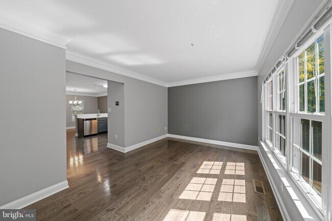 Building Photo - 18613 Village Fountain Dr