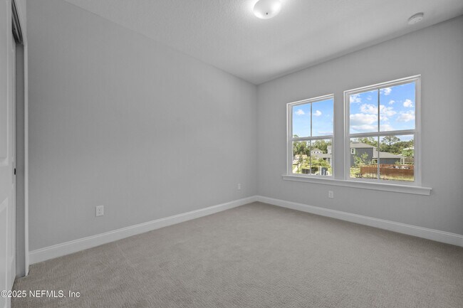 Building Photo - 27 Oak Pk Dr