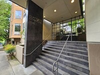 Building Photo - 1535 SW Clay St