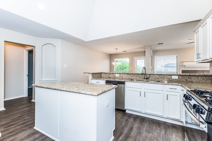 Building Photo - 6072 Grand Champion Blvd